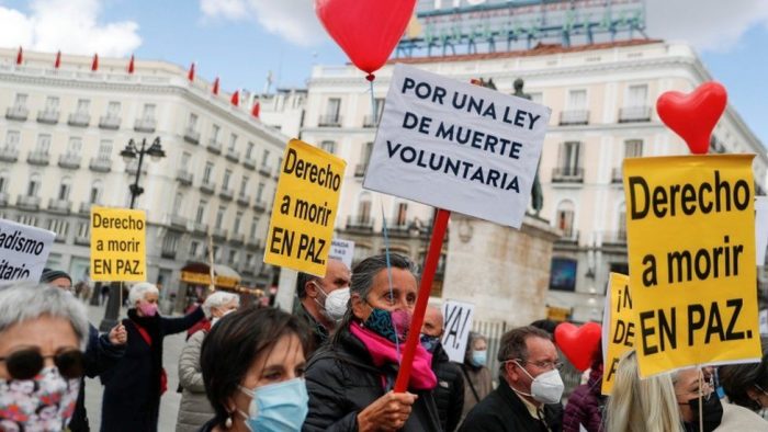 Spain passes law allowing euthanasia